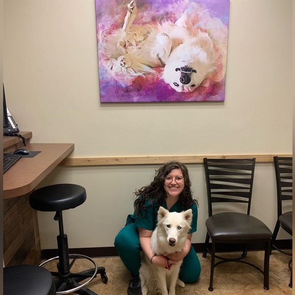 Meet your Posher, Lydia - Picture 1 of 1